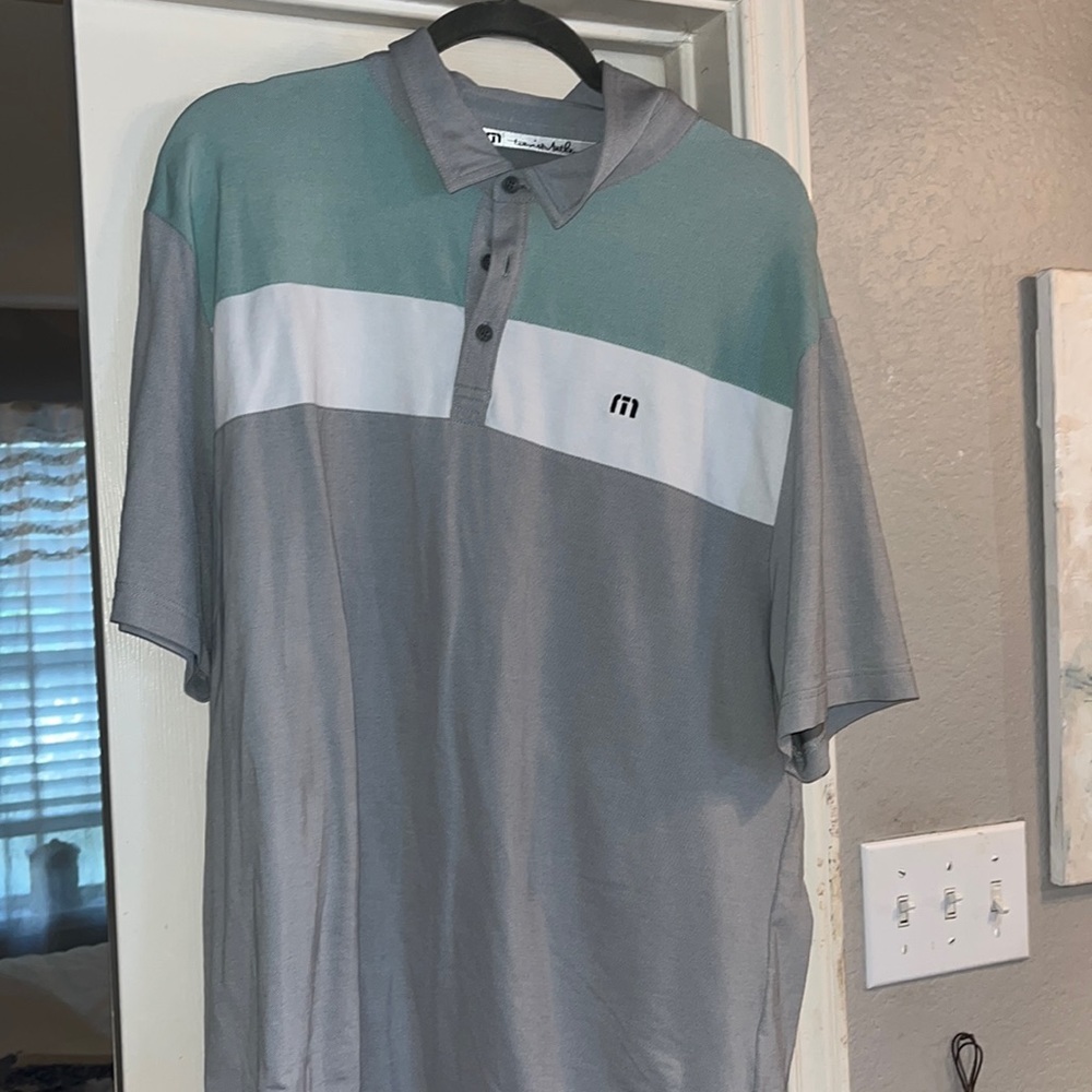 Men’s Travis Matthews golf shirt xxl